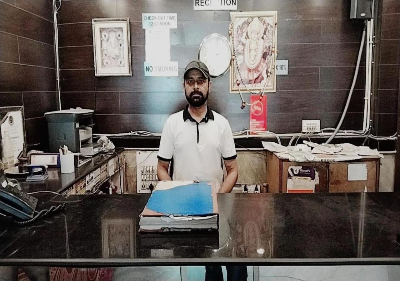 Hotel International Neelam Near New Delhi Railway Station Buitenkant foto