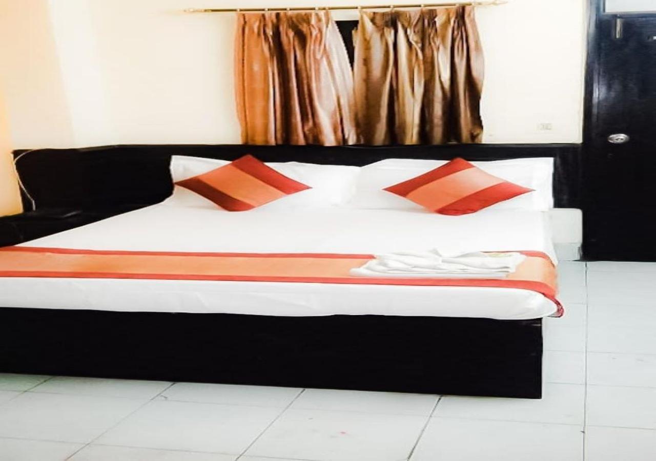 Hotel International Neelam Near New Delhi Railway Station Buitenkant foto