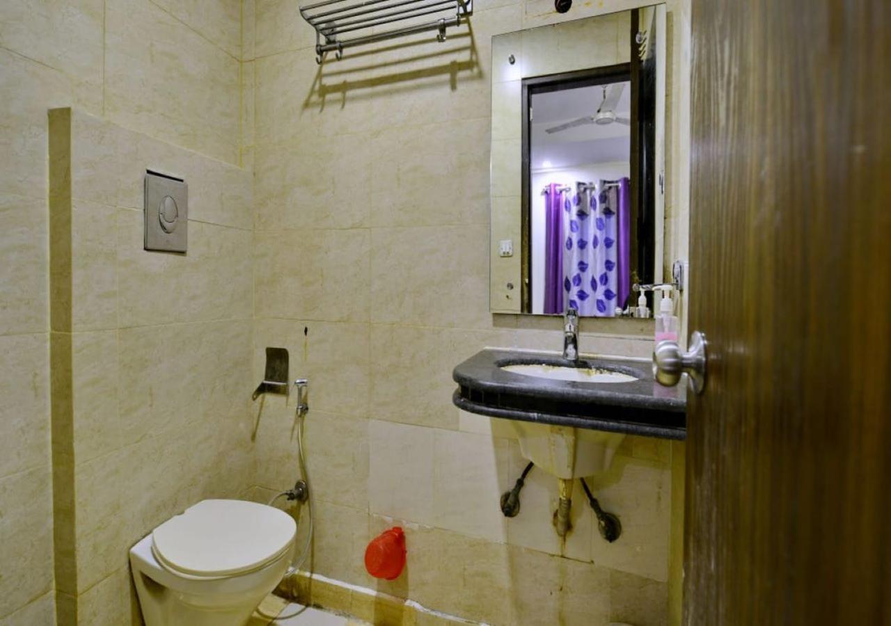 Hotel International Neelam Near New Delhi Railway Station Buitenkant foto