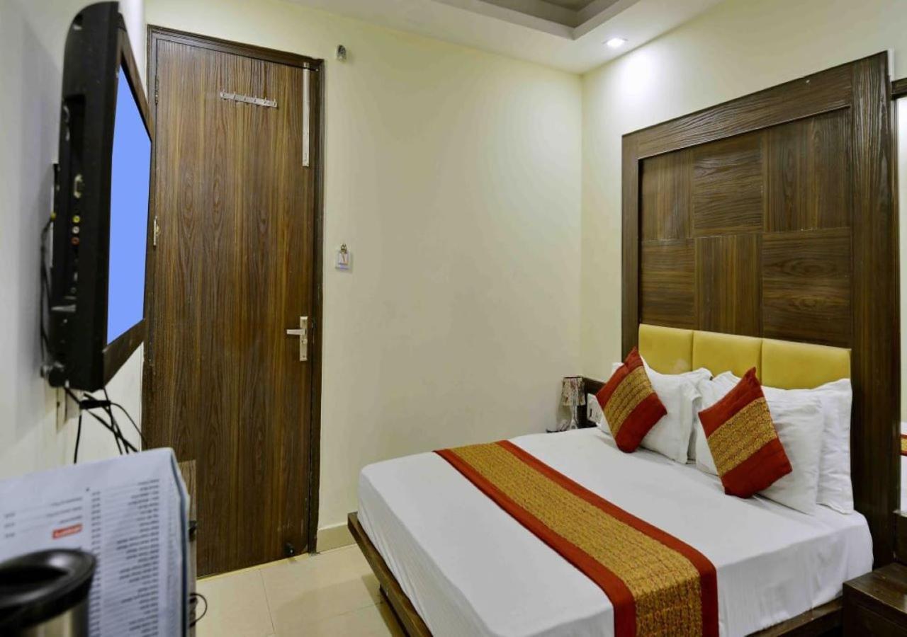 Hotel International Neelam Near New Delhi Railway Station Buitenkant foto