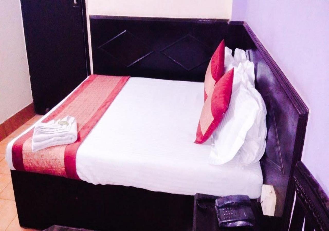 Hotel International Neelam Near New Delhi Railway Station Buitenkant foto