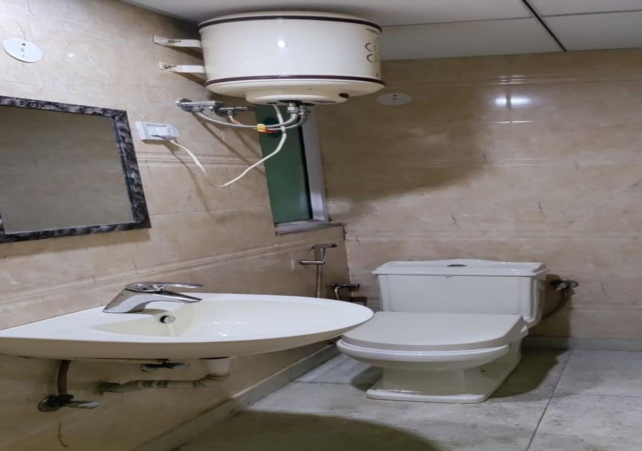 Hotel International Neelam Near New Delhi Railway Station Buitenkant foto