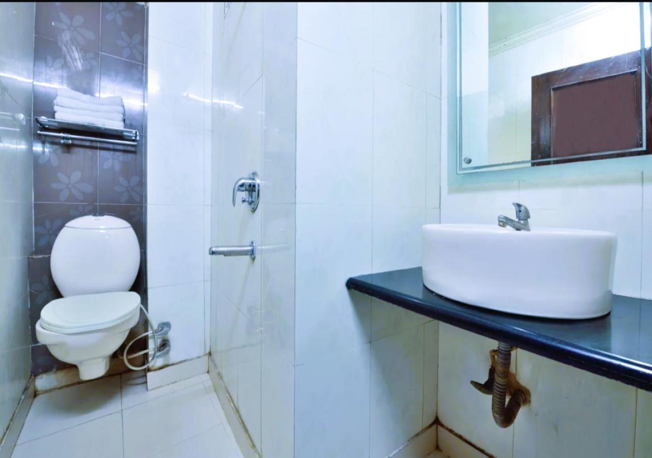 Hotel International Neelam Near New Delhi Railway Station Buitenkant foto