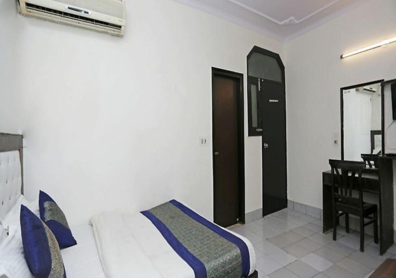 Hotel International Neelam Near New Delhi Railway Station Buitenkant foto